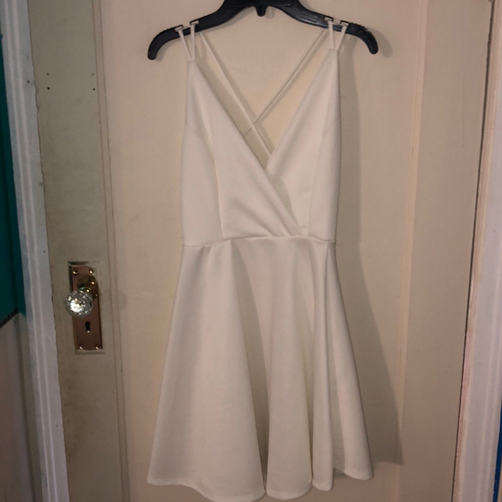 White straps dress